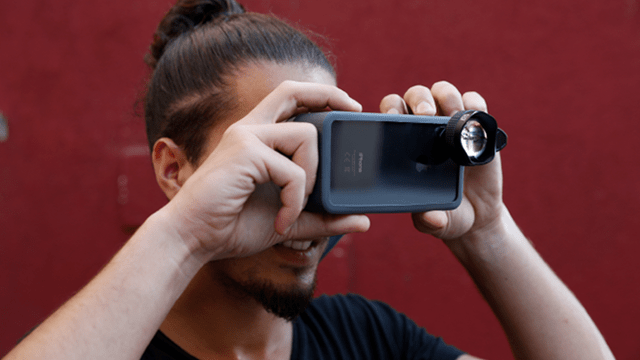 The OKO smartphone viewfinder promises to help you take a better photo