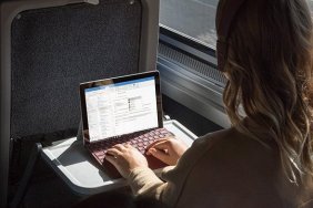 Microsoft Surface Go battery life splits reviewers