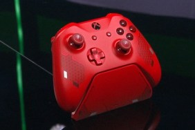 Xbox One sport red controller