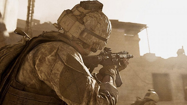 Call of Duty Modern Warfare allows reloading while aiming down sights
