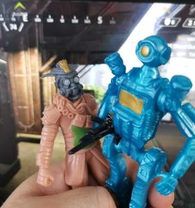 Apex Legends China Figure Pathfinder and Bloodhound