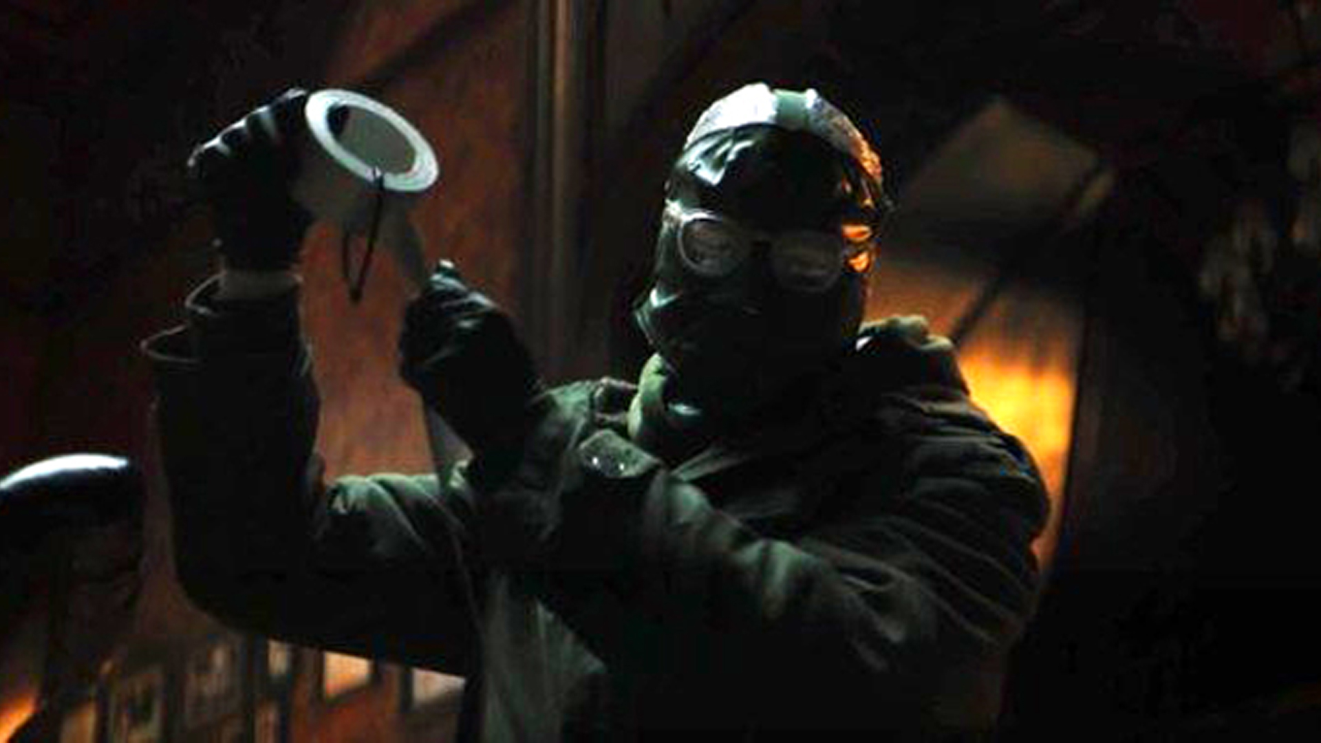 The Batman leaks Riddler mask and fans are divided - GameRevolution