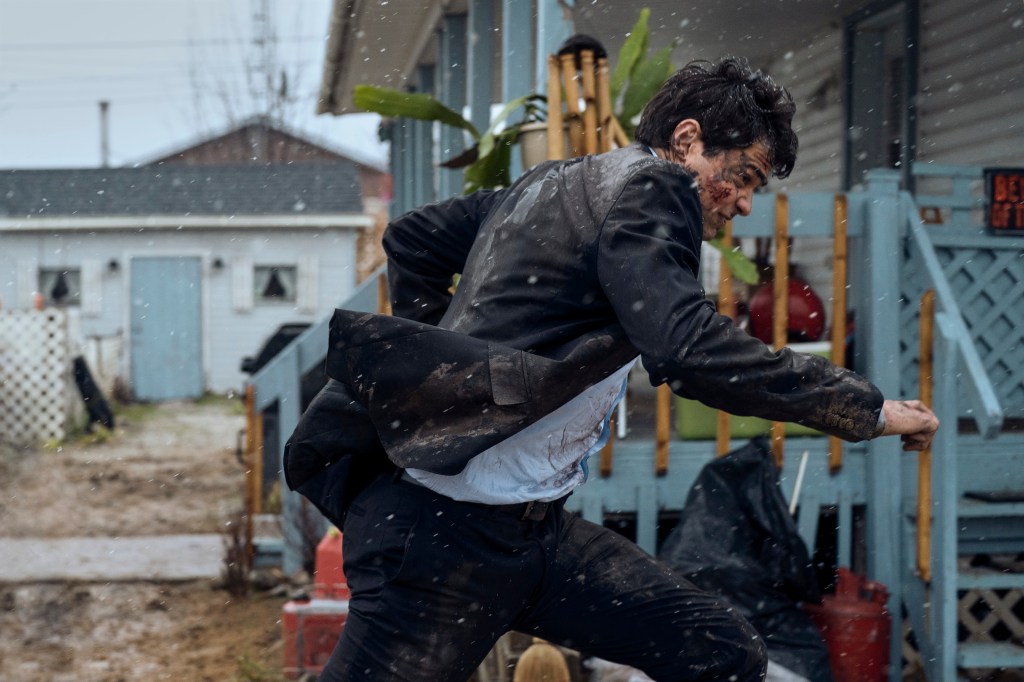 the recruit netflix noah centineo release date cast plot