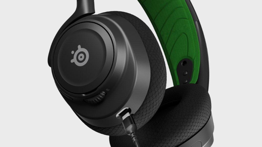 SteelSeries Arctis Nova 7X Review GameRevolution
