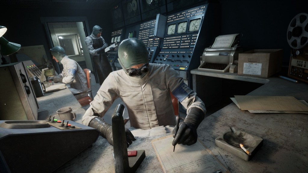 The Outlast Trials: Doctors taking notes in a lab.