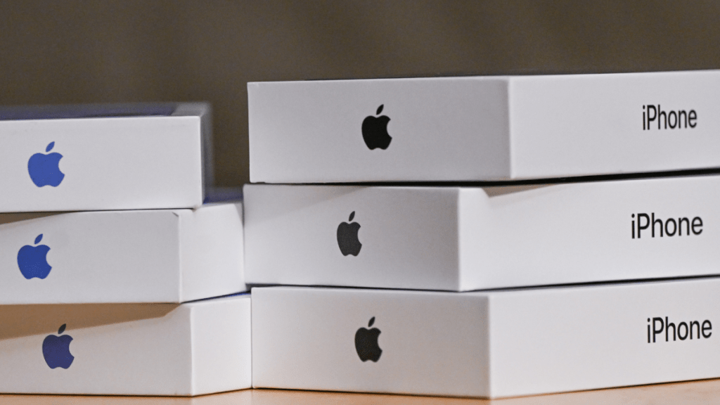 Apple To ‘Reinvent’ iPhone With Wild Three-Year Plan — Report