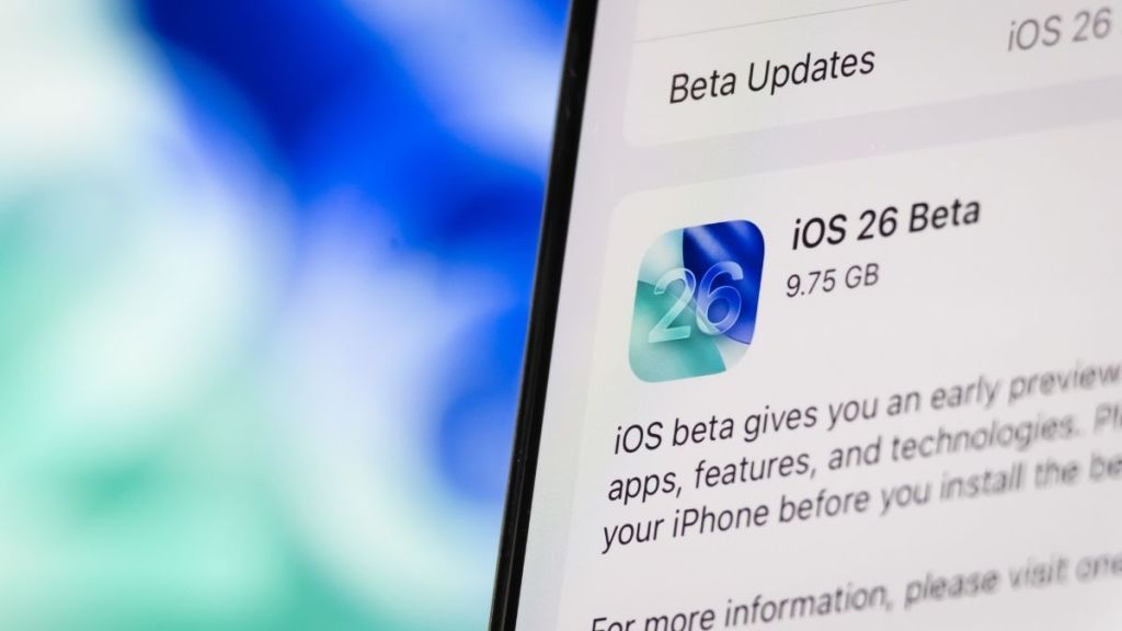 Here's How To Make Clock Bigger on iOS 26