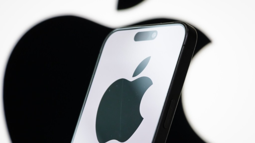 iPhone Users Asking ‘iOS 26 vs. 18.7?’ Should Do This