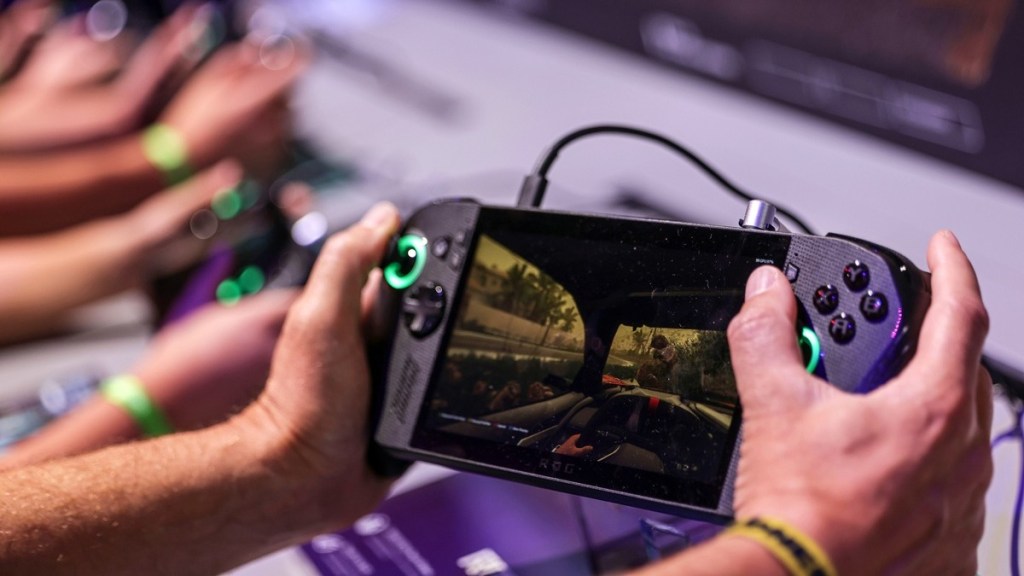 Xbox ROG Ally X Arrives Early to Lucky Gamers’ Doorsteps