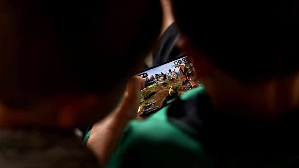 Roblox To Roll Out New Tool To Restrict Talks Between Kids & Adults