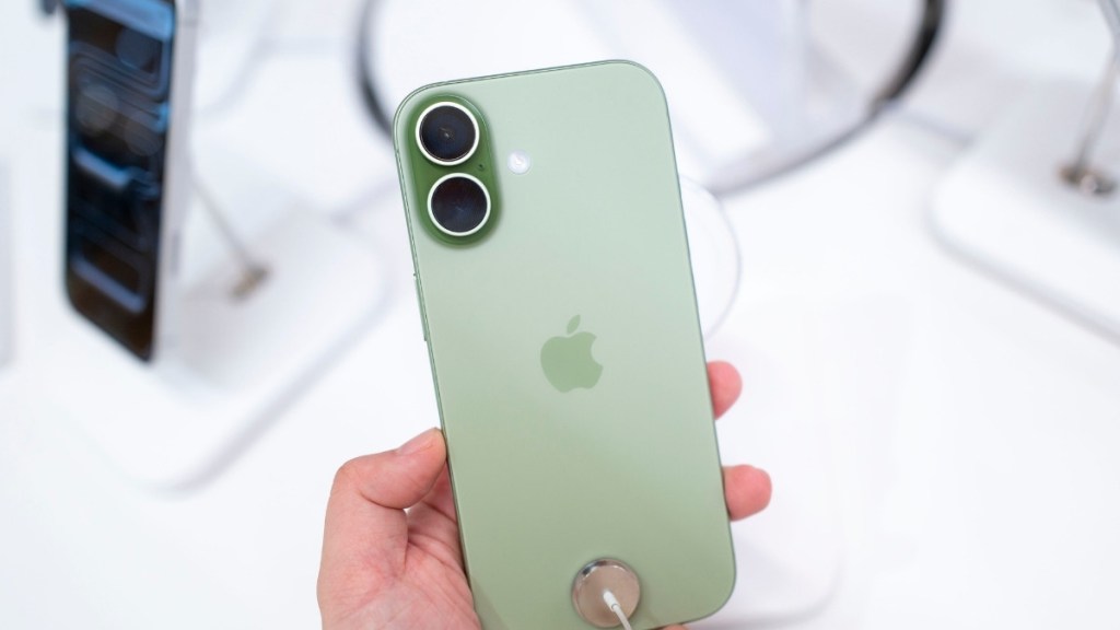 Apple to Introduce Bold New iPhone Features, Report Reveals