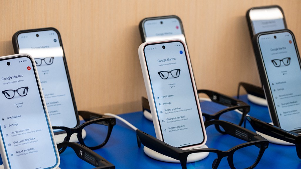 Google Set to Launch AI Glasses With Gemini in 2026