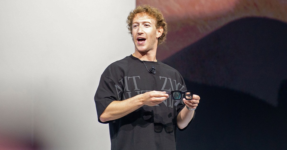 Meta Postpones AR Glasses to 2027 Because of Google