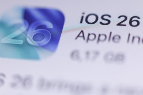 New iPhone Update Has Fans Searching ‘iOS 26.2 Battery Drain’