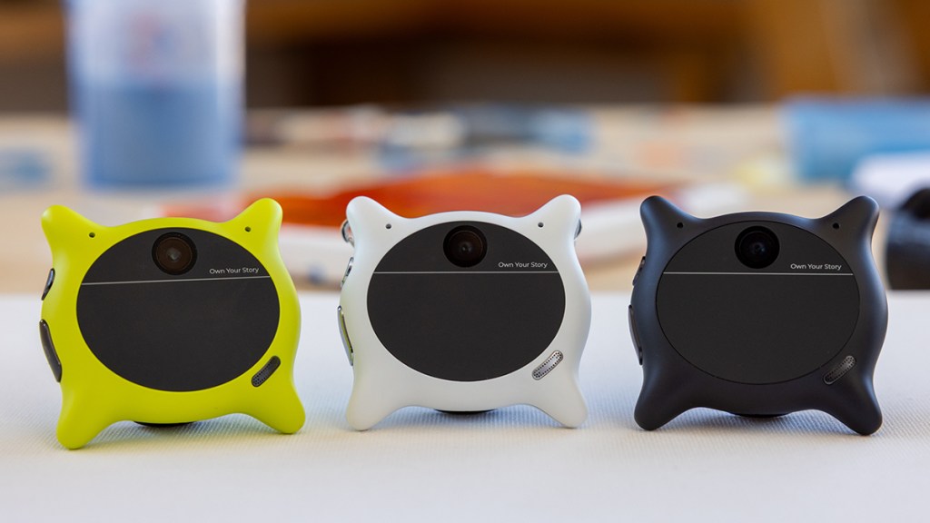 Looki L1 AI Wearable Review