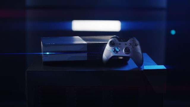 A Halo 5 Special Edition Console is ready to strike