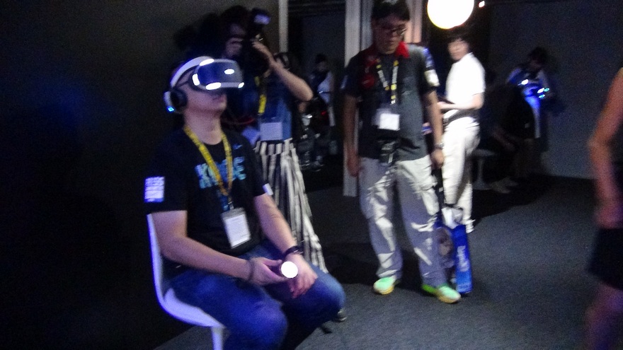 VR