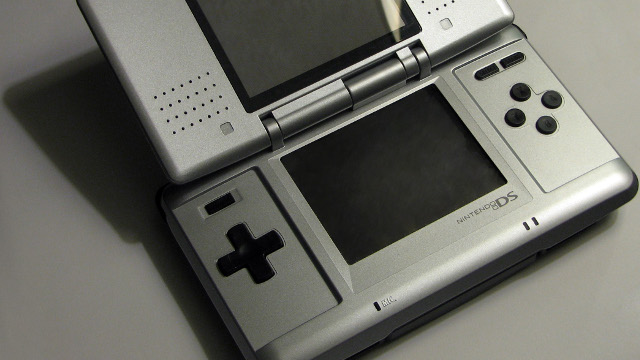 E3 2004: The Nintendo DS Goes Where No Handheld Went Before