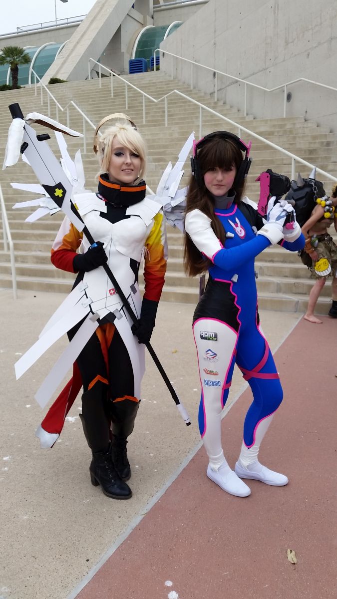 Overwatch\'s Seraph and D.VA