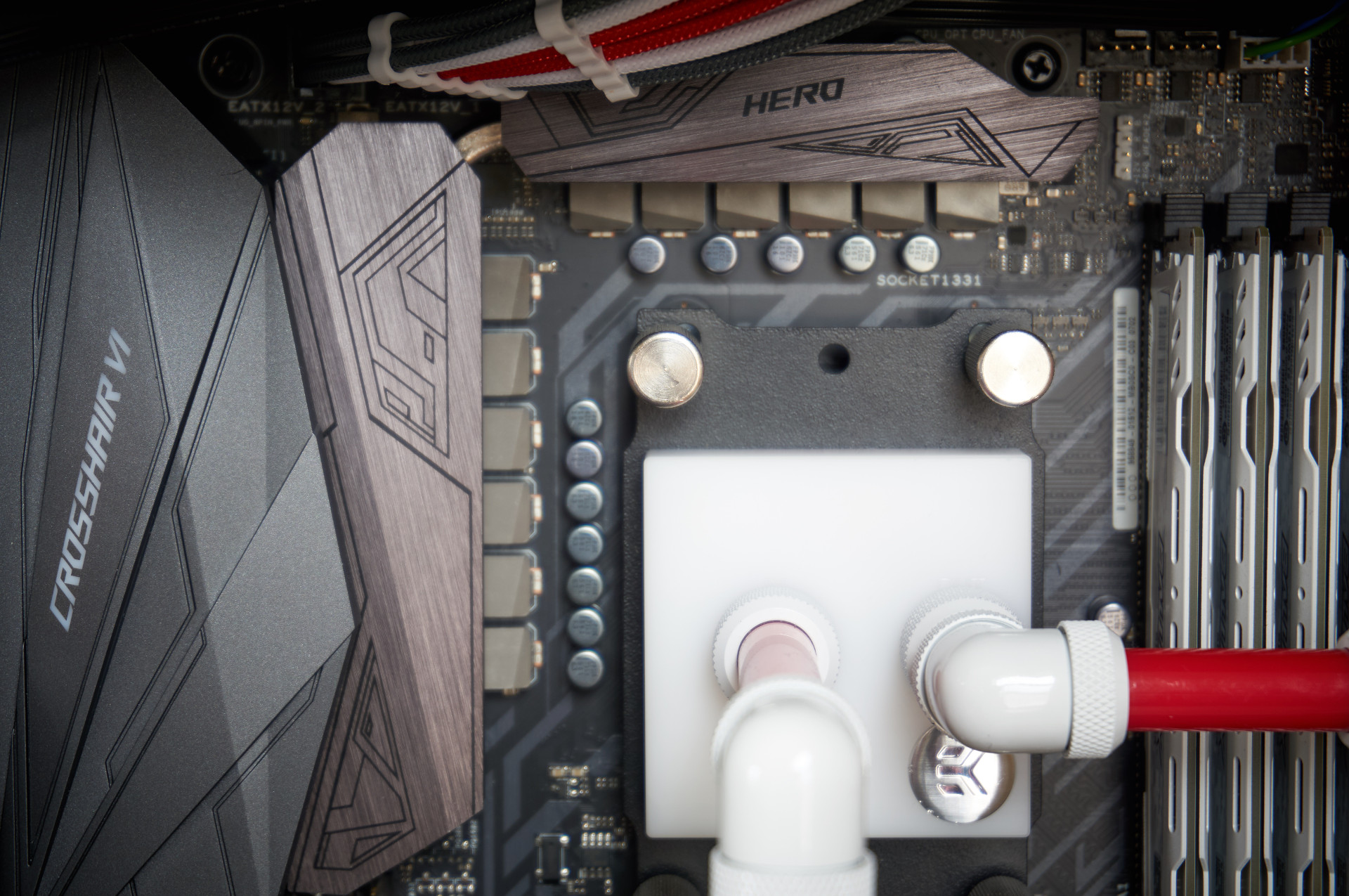 Gaming PC of the Month: WallyWest's White Zenith Gaming Build #9