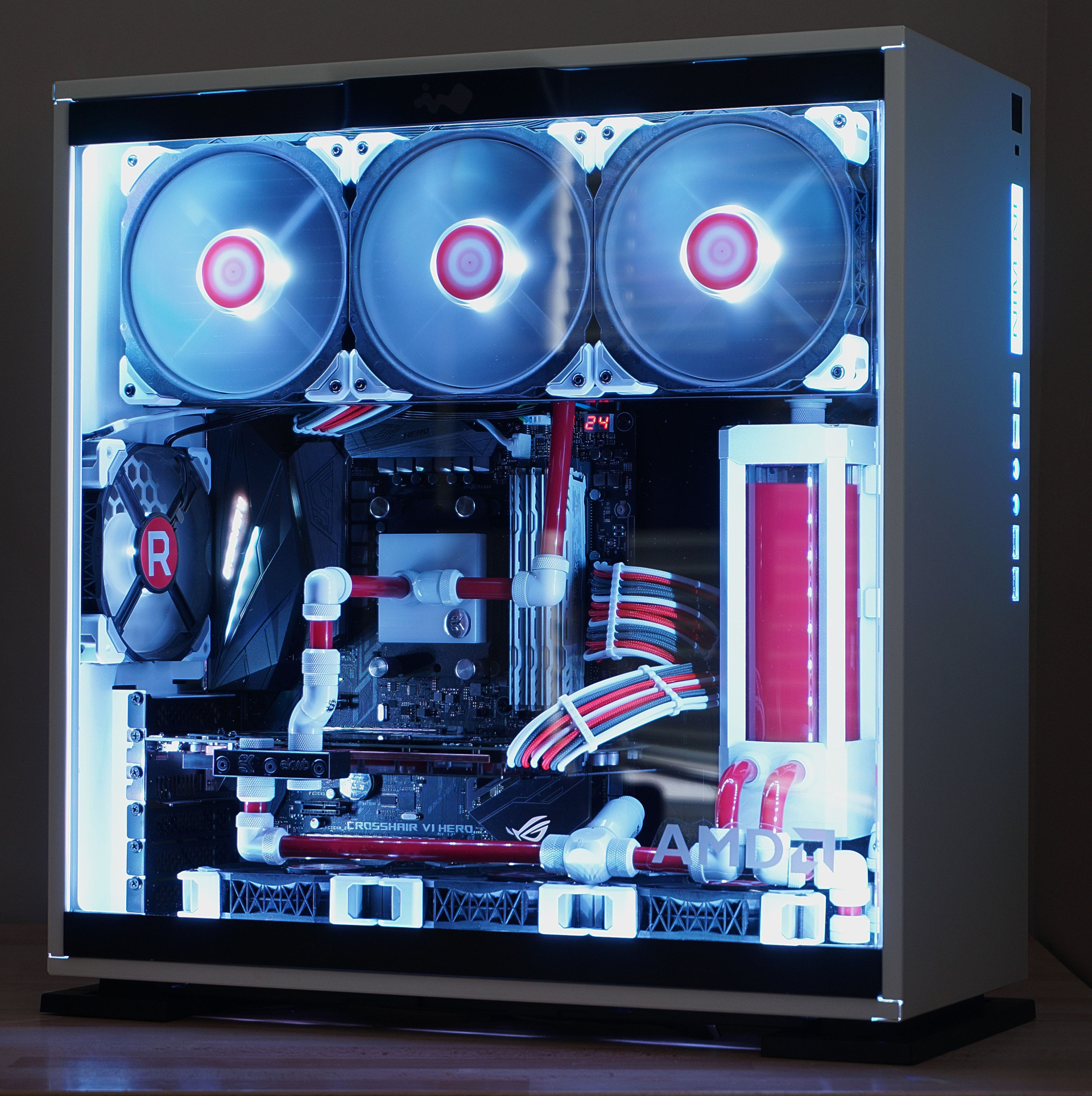 Gaming PC of the Month: WallyWest's White Zenith Gaming Build #13